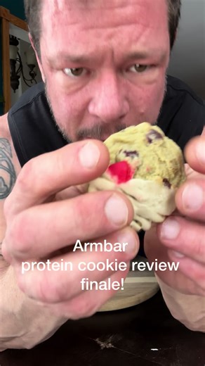 🔥🍪 Today’s Review: Armbar — Vanilla Bourbon Mini & The Grinch Mini 🍪🔥 Two more minis from @ArmBarATX , both staying exactly where the brand works best: small portions, clear flavor direction, and macros that make sense for everyday use. These are built as protein snacks first, not scaled-down bakery desserts. ⸻ 🥃 Vanilla Bourbon Mini A compact bite with a warm vanilla-forward profile and a subtle bourbon note that adds depth without reading boozy or artificial. The texture stays soft with a