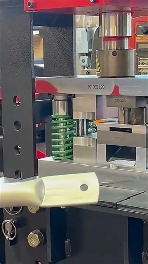 Press and making hole on steel #shorts #howtomake #production #machine