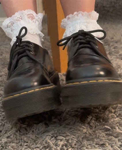 Today’s outfit is Dr Marten 1461 shoes with white frilly socks #docmarten #frillysocks #whitesocks #schoolgirl