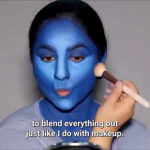 Transforming into Neytiri from Avatar
