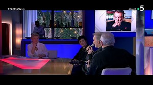 🎶 Eddy Mitchell interprète "En décapotable Pontiac" en live à la table de #CàVous 🎶 | C à vous
