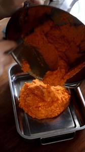 Mainos/Ad This is Finland Here’s how you can make traditional Finnish carrot casserole at home. It’s a Christmas classic: sweet, comforting, and perfect alongside other holiday dishes. Finnish carrot casserole (6–8 servings) Carrot purée: 1 kg carrots about 1 litre of water 1/2 tsp salt 2 dl oat cream (or any other plant-based cooking cream) 2 tbsp vegan butter Rice porridge: 2 dl water 1 1/2 dl (dark) porridge rice (If Finnish puuroriisi is not available, use another short-grained variety, such