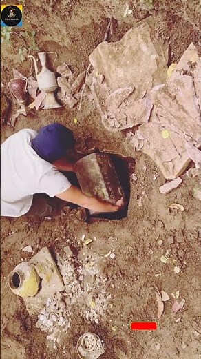 What do you think this mysterious thing could be#metaldetecting #treasurehunting#goldseeker#crystals