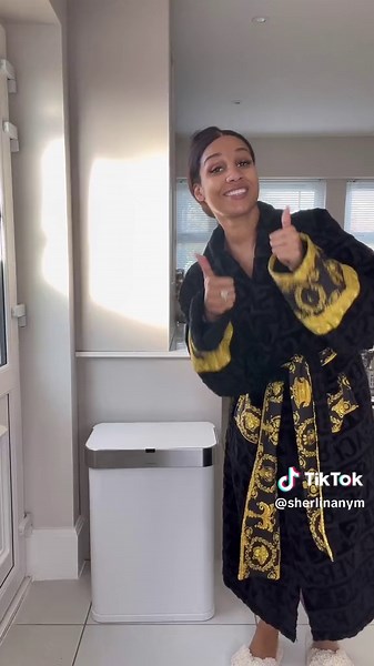 Upgrade Your Kitchen with Simplehuman Bin - Voice Controlled for Easy Use