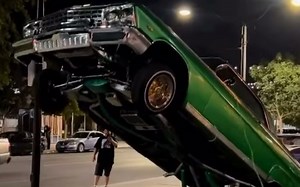 【Lowrider】实拍，62年雪佛兰英帕拉lowrider低底盘车的液压悬挂