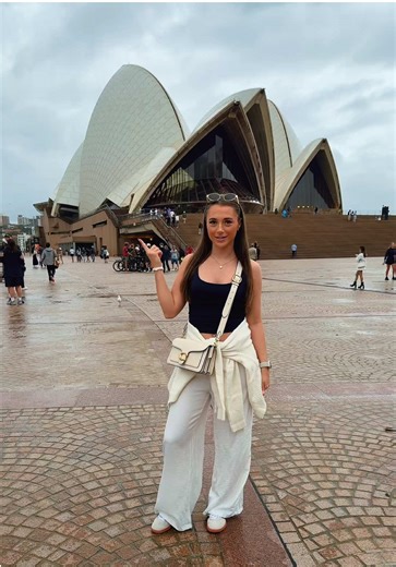 UK Weather Explained: Hilarious Moms in Action