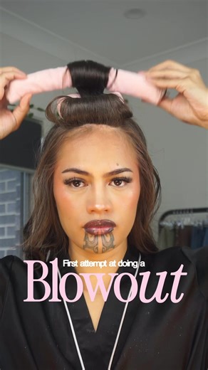 First Time Using Rollers for Short Hair Blowout