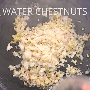 🍽 Looking for a quick and tasty dinner idea? Try these amazing Chinese-style lettuce wraps! 🌯🥬 Packed with ground turkey and fresh veggies, it's a wholesome meal ready in no time! Give it a try today. 😊 #FlavorfulFood #QuickRecipes #LettuceWraps | Jessica Gavin