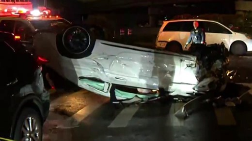 NYPD searching for driver who killed 2 people in Brooklyn crash before taking off