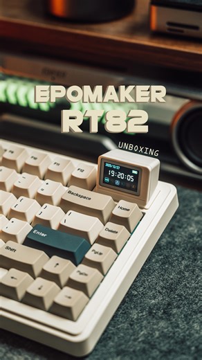 hin_techstudio |Tech | Unbox | photography on Instagram: "🔥 This keyboard’s screen can play GIFs! In-depth unboxing of the @epomakerkeyboard RT82. ✨ Magnetic Detachable “Mini TV”: Showing time and battery is too basic! I’ll teach you how to upload animations and make your keyboard “come alive.” ⚡️ More than just hot-swappable: Full key customization with VIA software, turning complex operations into “one-click magic.” 🎮 Tri-mode seamless switching: 3ms wired / 5ms 2.4G wireless low latency, pe