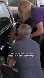 In der größten Waschstraße Deutschlands geht auch mal was schief ... Die komplette Doku "Die Hochglanzprofis - Deutschlands größte Waschstraße" findet ihr in der ARD Mediathek. Link in den Kommentaren. | SWR