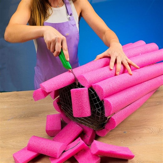 Delightful Decor!  DIY side table from pool noodles! ♨️