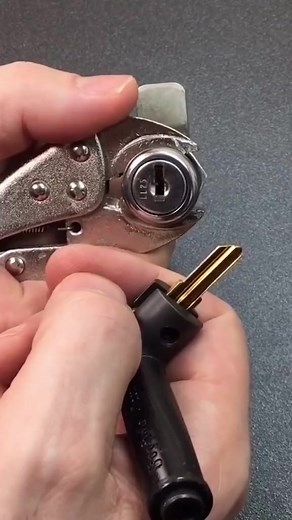 Lock Impressioning - No Key to NEW key #lockpicking #locksmith #LifeHack #lockpicking | Lock Picking V