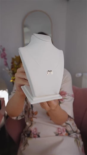 Vă prezentăm un nou model de colier cu două inițiale ✨ Ce spuneți despre el? #sasimoaccesorii #fypromania🇷🇴🇷🇴 #romania #viral #trend | Accesorii si bijuterii Sasimo