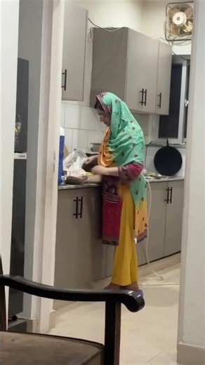 Ye Kese Gaib Hogai 🙄 #funny #aahatbhoot #comedyvideos #bhoot #comedy #funnyshorts #bhootwalivideo