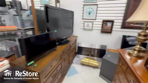 It's #WalkThroughWednesday! Do you love the classics? Then stop by the ReStore to find your favorite books, CDs, DVDS, and yes ... even VHS tapes! 📼 Don't have a vintage VHS player? We have plenty of electronic equipment to play and view the classics. Our inventory is ever-changing, so stop by today! 💿📹📺 Open Tuesdays through Fridays 10 a.m.-6 p.m. And Saturdays 10 a.m.-3 p.m. | Springfield ReStore