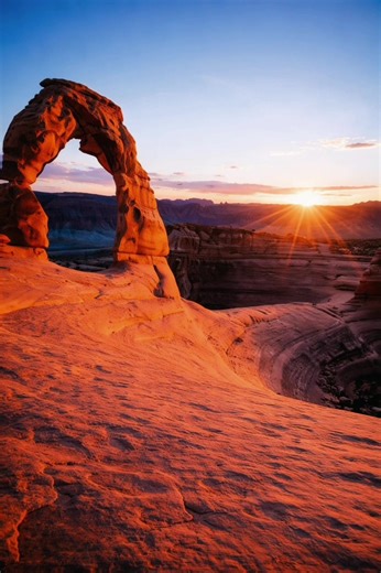 POV: sun clocks out perfectly #goldenhour #sunsetvibes #utah #nationalpark #naturetok
