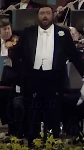 Luciano Pavarotti sings the best version of Nessun Dorma in a Mass Concert #opera #music