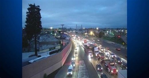 Team Coverage: Cease fire protesters shut down Golden Gate Bridge, I-880 in Oakland for hours