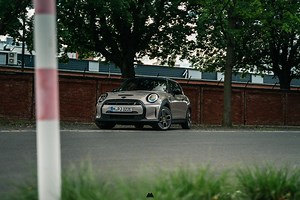 MINI sold 302,144 cars in 2021, up by 3.3% compared to the year before