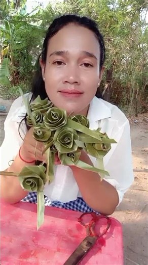 How to make roses from palm leaves (2)
