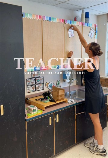packing up my first ever classroom where i started teaching 🥹 definitely lots of emotions, but i’m finally ready and excited to decorate a new space! my new classroom will be much smaller, so please share all your organization tips below ✨ #kindergartenteacher #teachersoftiktok #classroomdecor #teacherdayinthelife #teacheronsummerbreak