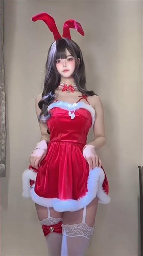 Santa’s Cutest Surprise 🎁✨ | Christmas Cosplay Girl #santa #cosplaygirl