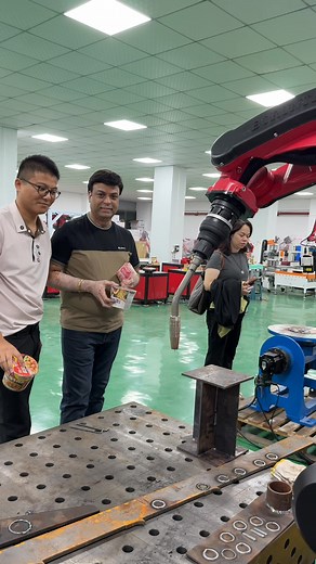 #Industrial #collaborative #welding #spraying #palletizing #six-axis robot#robotfactory | Li Zhang