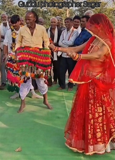 बुन्देली देशी मृदंग वादन गा लयं गुरैया एई गांव के मड़खेरा || Awesome #shorts video status