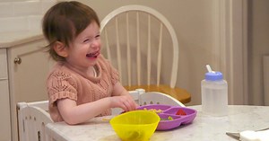 Neighbors learn sign language for little girl