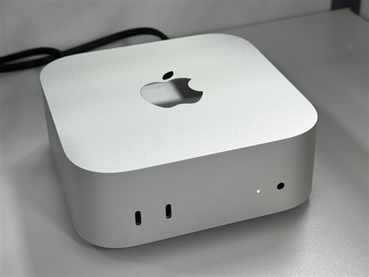 感觉Mac mini这个自带的小扬声器音质还可以啊，起码听着比mateview自带的这个要通透多了，甚至有一些低频，遥遥领先手机了属于是