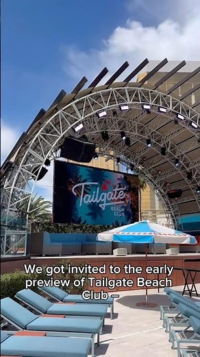 Tailgate Beach Club just opened at Mandalay Bay and it should be on your summer bucket list! ☀️