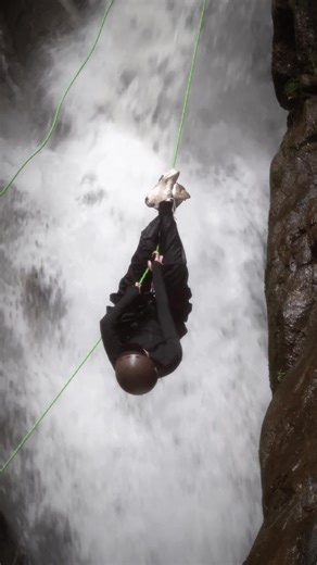 Canyoneering dan Abseiling di Dabong, Kelantan