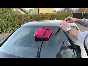 Changing windscreen wipers on the Audi A3 (8V) - Instructions for front & rear