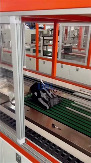 Clothes folding machine