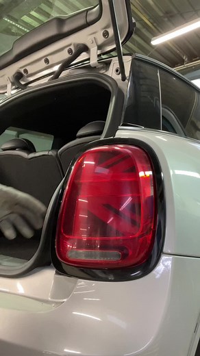 Car Repair: How to Replace a Taillight Assembly