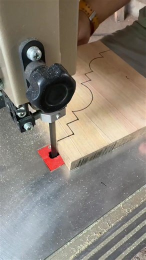 Cut the profile pattern with a bandsaw machine #Woodwork #woodworking #carpenter #woodworker #diy | Iza Askana