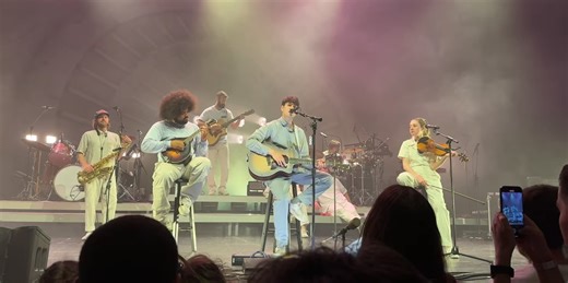 Vampire Weekend Offers Full Acoustic "Rubin & Cherise" In Philly [Watch]