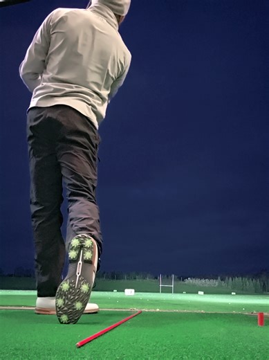 winter nights trying to not go rusty #golfswing #golftiktok #golfshot #golf #golfirons