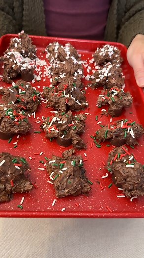 53K views · 196 reactions | easy holiday candy #holidayrecipes #easybaking #fblifestyle thanks for watching! produced by Jacky P | Home Hacks & Easy Snacks | Facebook