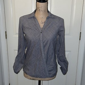 10/$35🏷🚨Maurices gray vneck blouse flannel like cute top