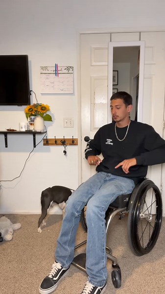 Understanding Leg Movement in Paralysis: Spasms Explained