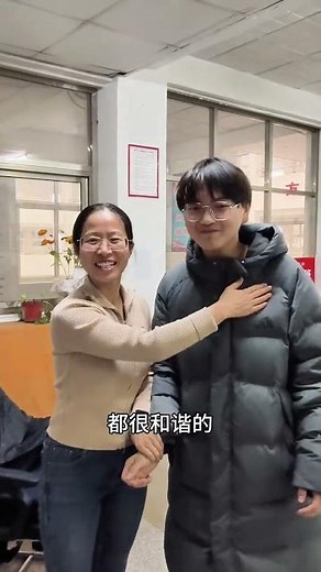 Inside Look: The Real Story Behind Campus Reporter's Immersive Interview with Teacher
