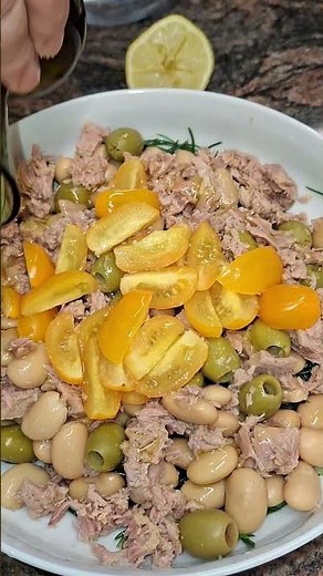 Insalata estiva con agretti, tonno e fagioli: fresca, proteica e pronta in 5 minuti! 🥗✨