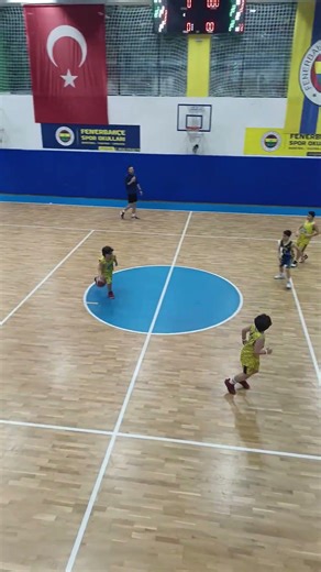 Double Fake Move 🏀🔥 Broke His Ankles & Perfect Pass! #basketball #handles #streetball #hoops#assist