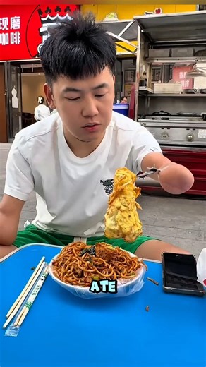 This helpless boy went to a restaurant to eat ludus. #interesting #facts #superinteresting