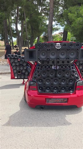Ultimate Car Audio System: FinizioPowerTeam Subwoofer