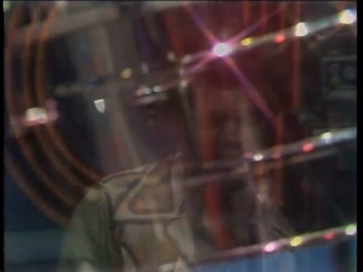 The Isley Brothers performing ‘Summer Breeze’ live on Soul Train (1974). #theisleybrothers #70ssoul #souldies #rnbsoul #itsbetterlive