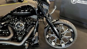 15 Best Looking Harley Davidson Cruiser Motorcycles For 2025-2026! V Rod, Breakout, Fat Boy