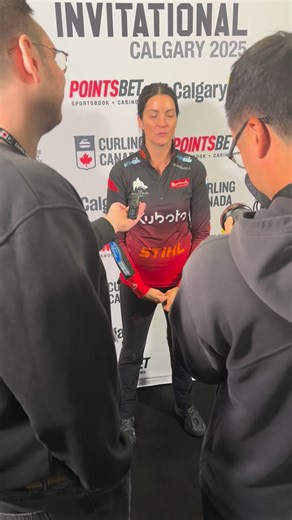 Birthday surprise for skipper @keinarson in the post-game media scrum 🥰🥳 #PBI2025 | Curling Canada